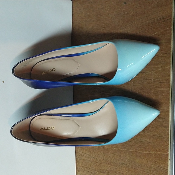 Blue pumps size 10 - Picture 2 of 5